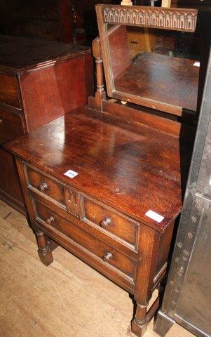 Small oak dressing chest